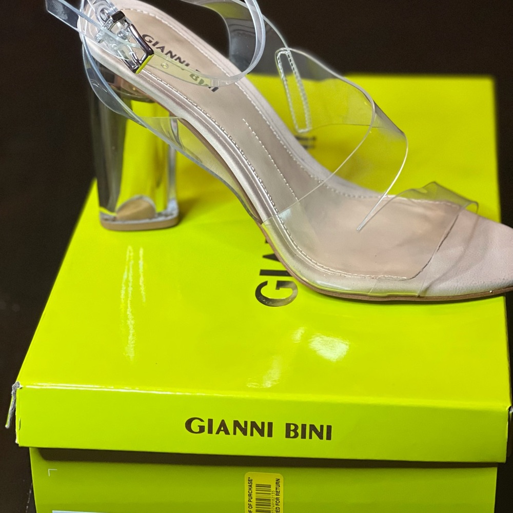 GIANNI BINI woman’s size 10 clear sandal with heel.